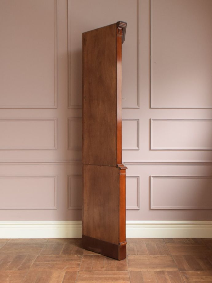 コーナーキャビネットの側面