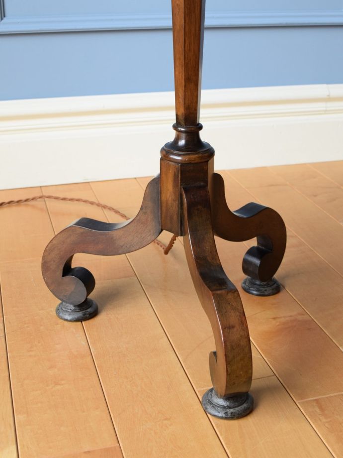 フロアランプの土台