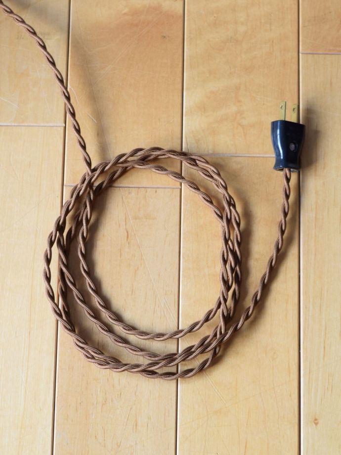 フロアランプのコード