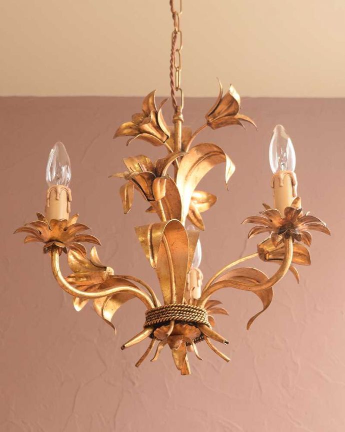 シャンデリア　照明・ライティング　エレガントな真鍮製アンティークシャンデリア（3灯）（Ｅ17シャンデリア球付）。。(k-3302-z)