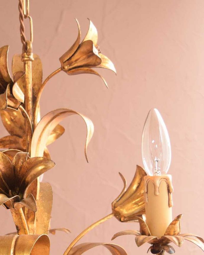 シャンデリア　照明・ライティング　エレガントな真鍮製アンティークシャンデリア（3灯）（Ｅ17シャンデリア球付）。。(k-3302-z)