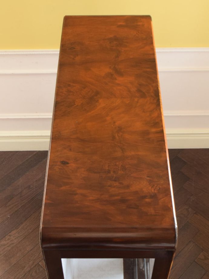 キャビネットの天板