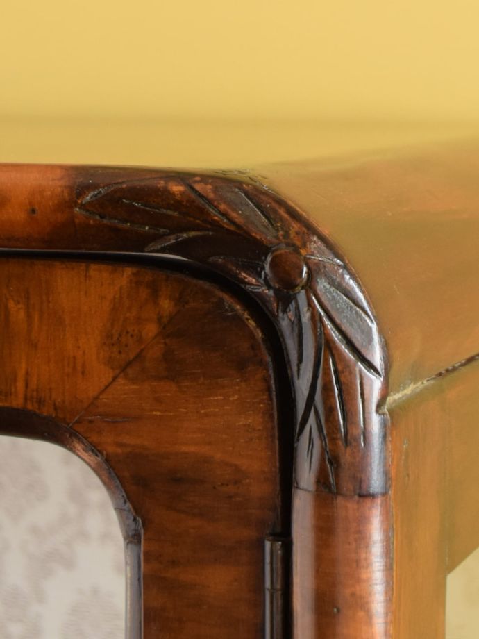 アンティークらしい彫