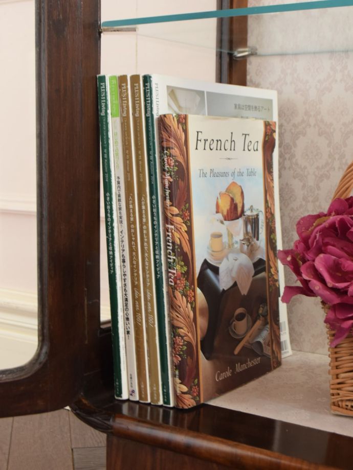 収納たっぷりのキャビネット