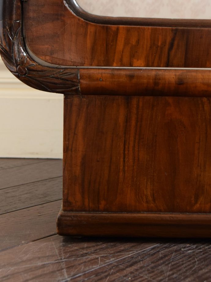 アンティーク家具の脚