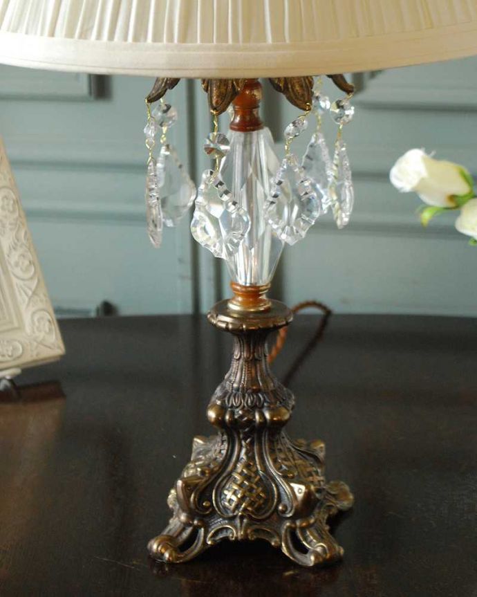 スタンドライト　照明・ライティング　真鍮製のスタンドが豪華なアンティークテーブルシャンデリア(１灯)（B22シャンデリア球付） 。。(k-3308-z)