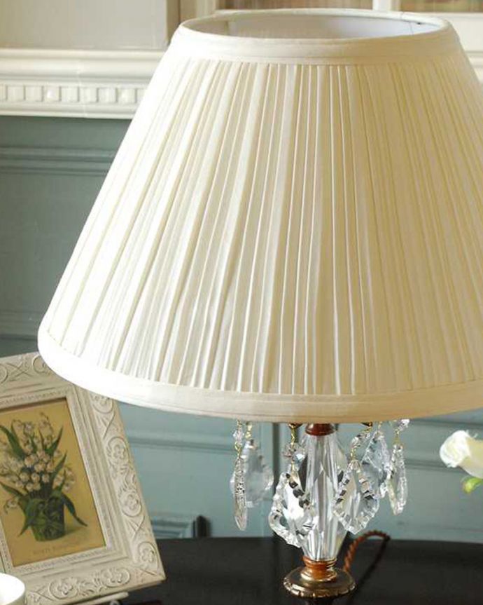 スタンドライト　照明・ライティング　真鍮製のスタンドが豪華なアンティークテーブルシャンデリア(１灯)（B22シャンデリア球付） 。。(k-3308-z)