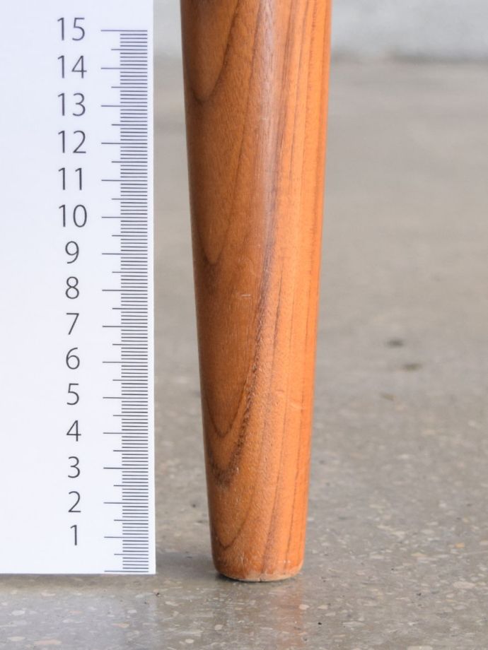 G-PLANのテーブルの脚