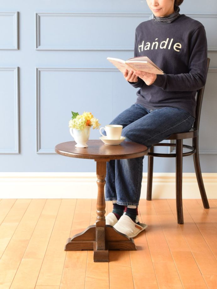 アンティークのコーヒーテーブル