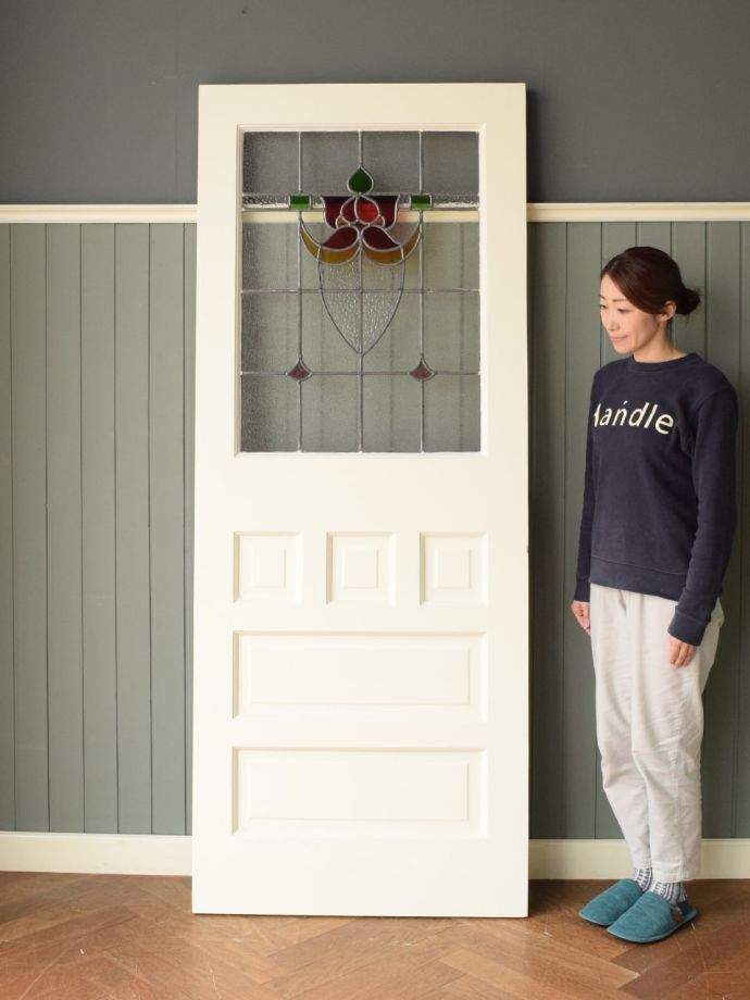 ステンドグラス付のアンティークのドア