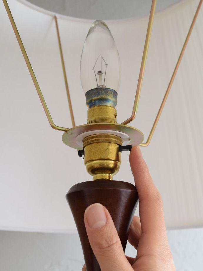 フロアランプのスイッチ