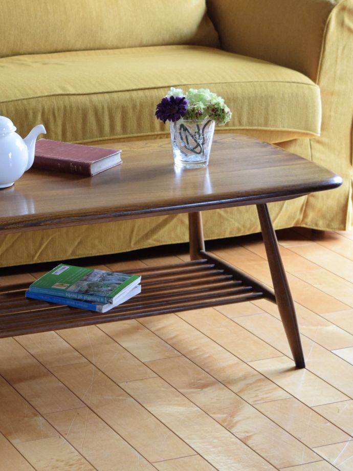 アーコール社のビンテージ家具