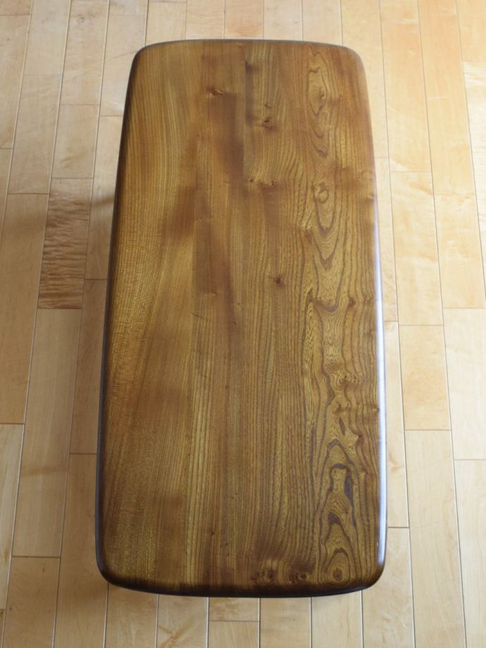 アンティークのテーブルの天板