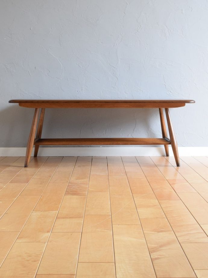 コーヒーテーブルの側面