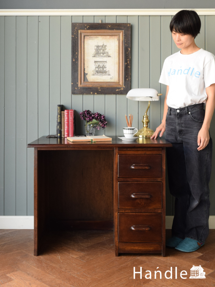 英国アンティークのデスク