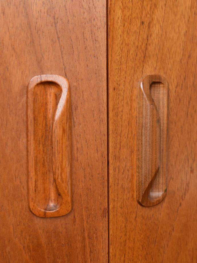 ビンテージ家具の木目