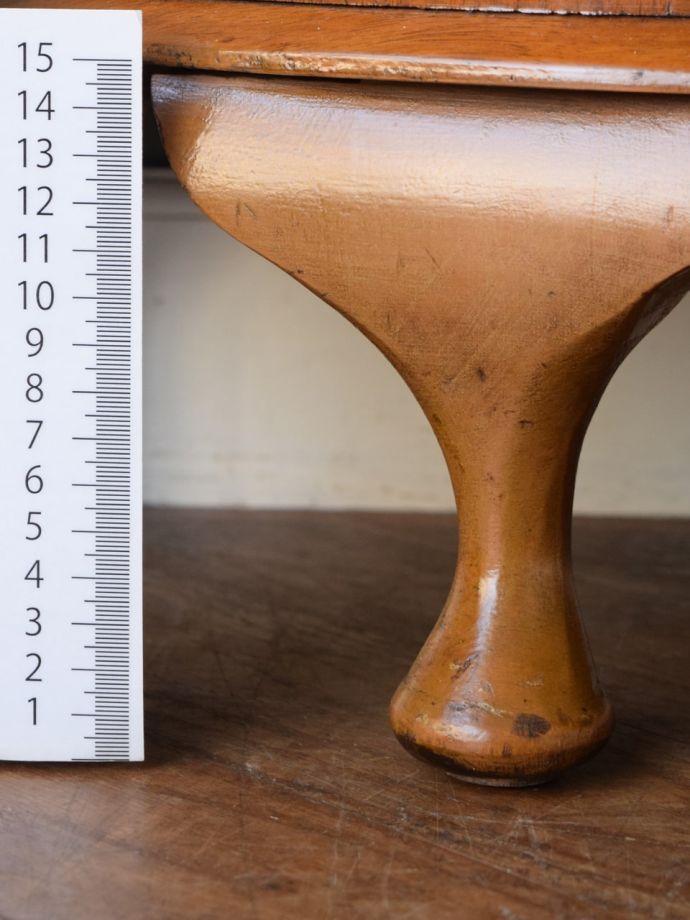 アンティーク家具の脚