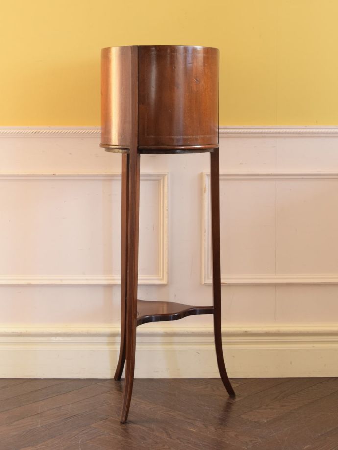 プランツスタンドの側面