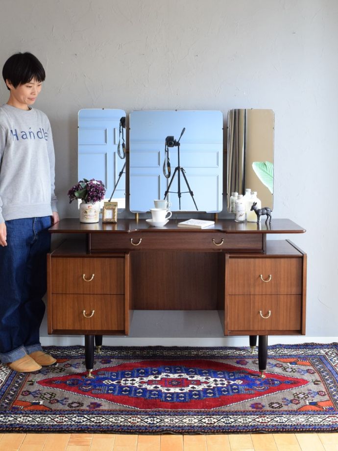 G-PLANのおしゃれなドレッサー