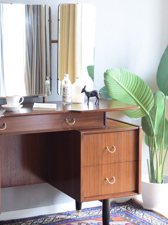 G-PLANのビンテージドレッサー