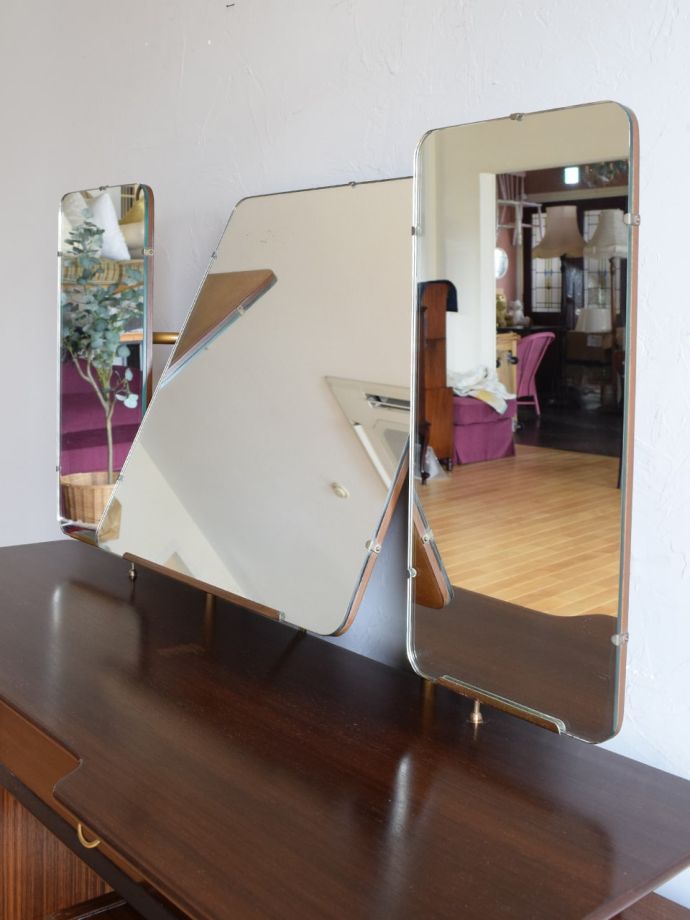 ビンテージドレッサーの鏡