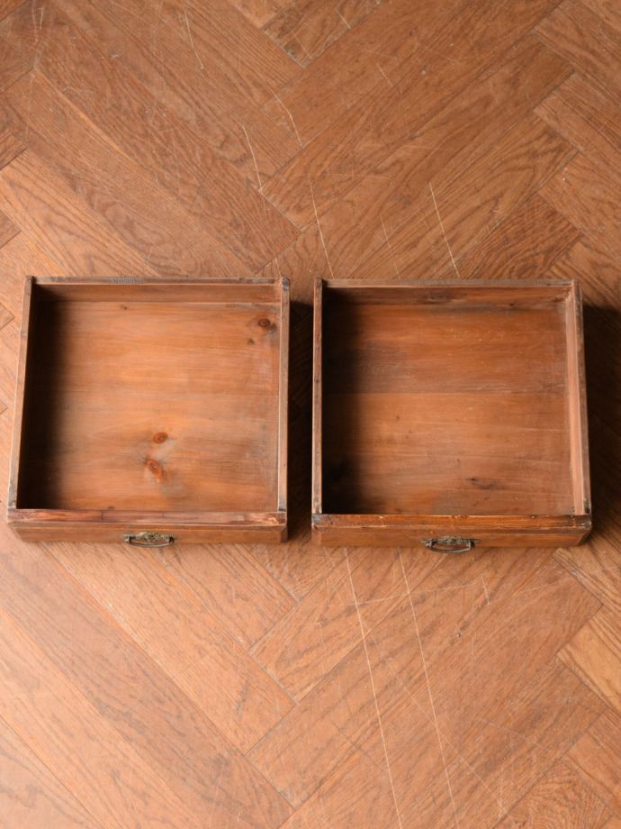 アンティーク家具の引き出し