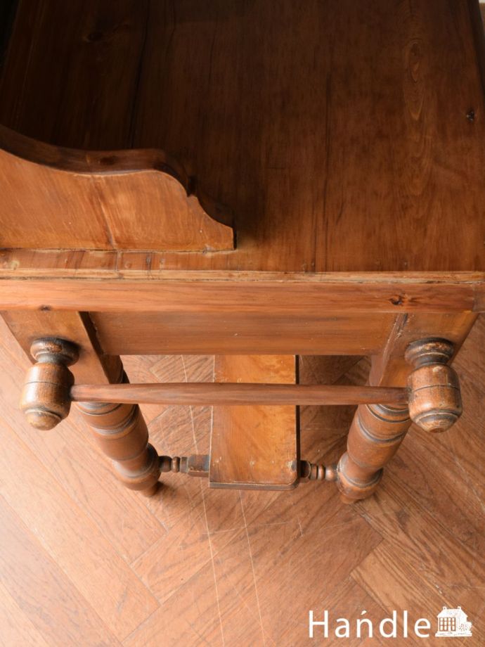 ウォッシュスタンドのタオルバー