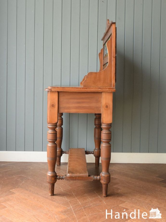 ウォッシュスタンドの側面