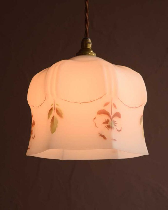 ペンダントライト　照明・ライティング　優しく灯るアンティークお花模様のアンティークシェード（コード・シャンデリア電球・ギャラリーなし）。。(k-3346-z)