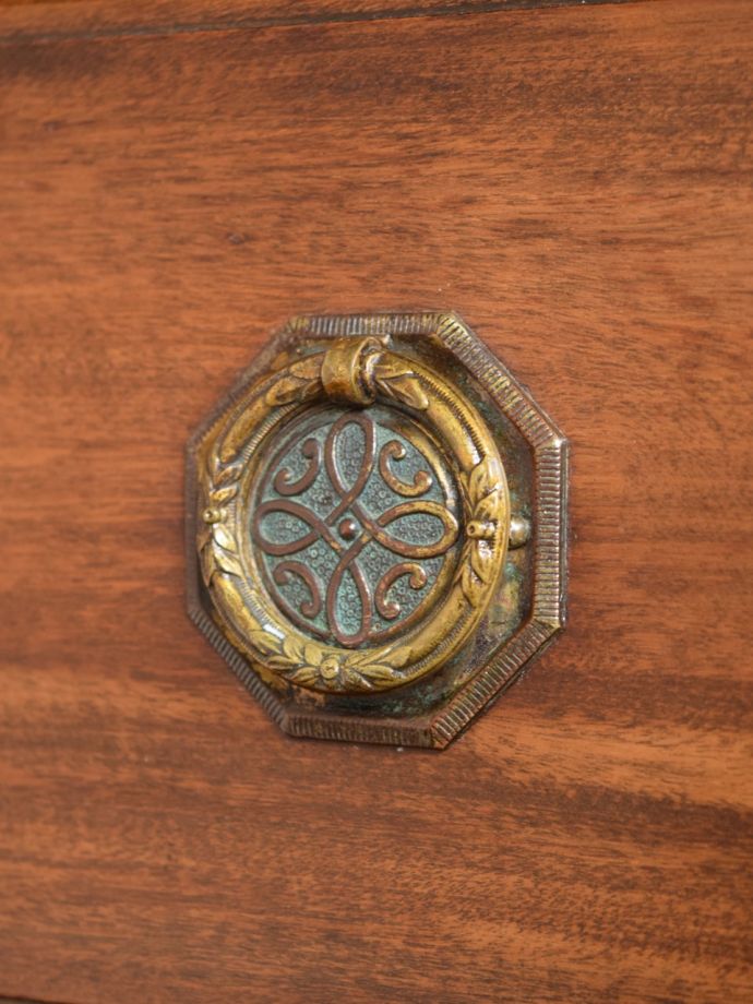 ドレッサーのおしゃれな取っ手