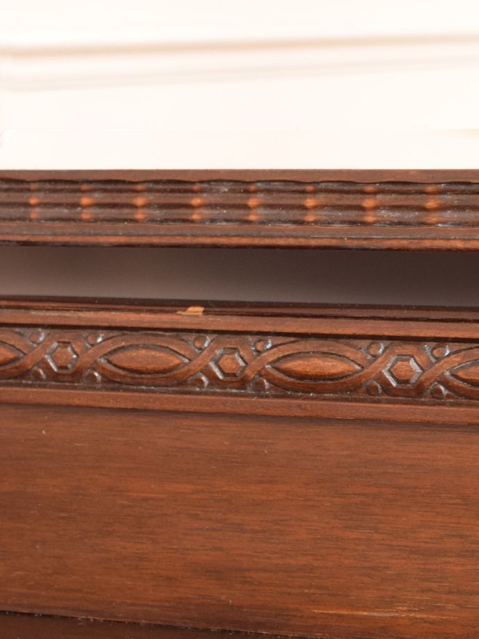 ドレッサーの装飾