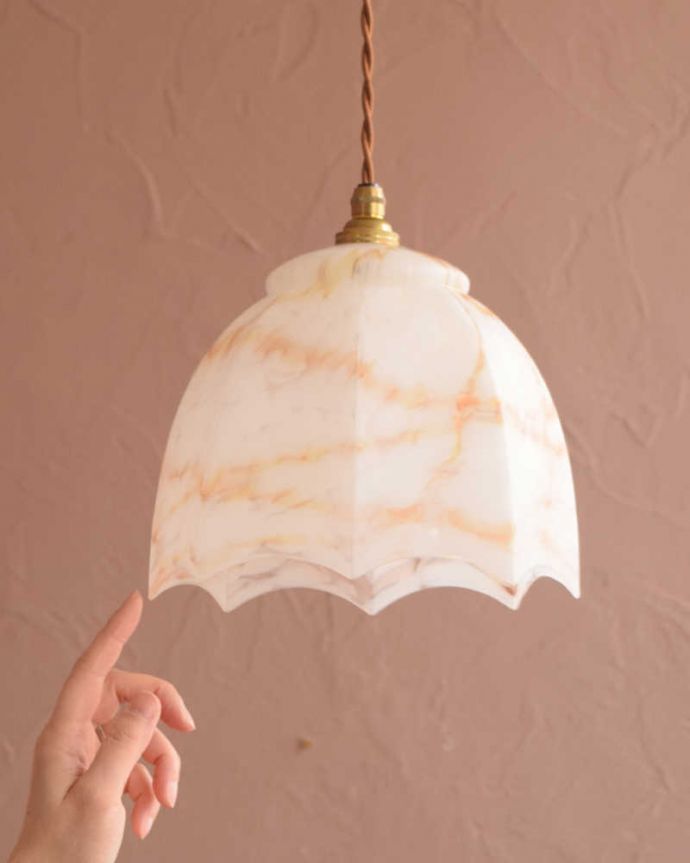 ペンダントライト　照明・ライティング　マーブル模様のアンティークシェードペンダントライト（コード・シャンデリア電球・ギャラリーなし）。。(k-3347-z)