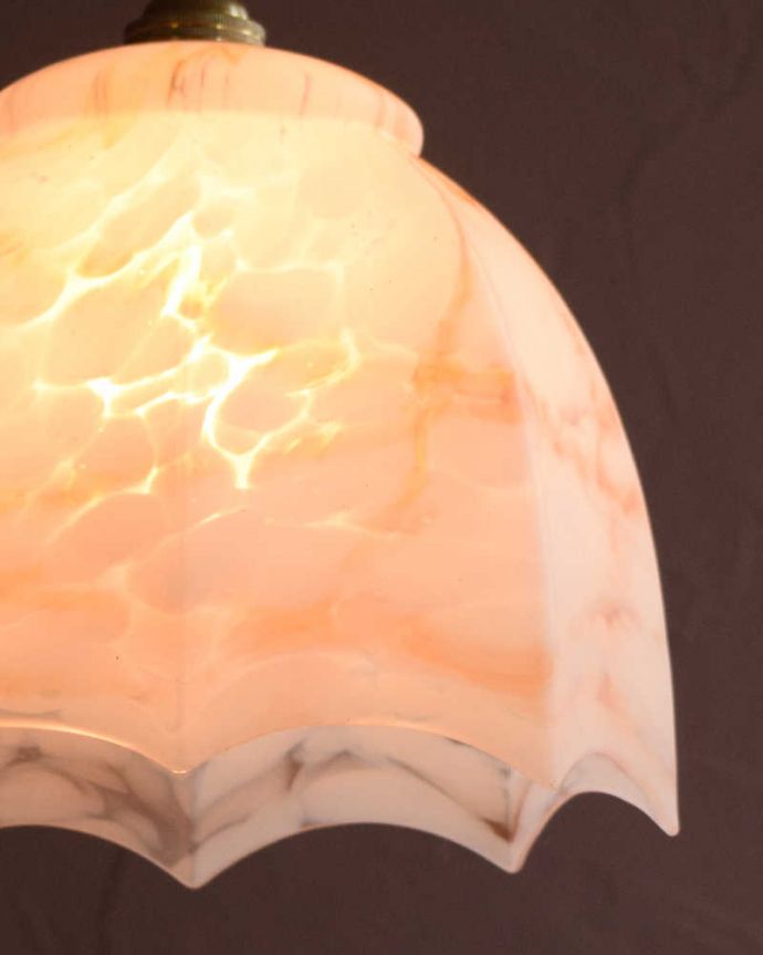 ペンダントライト　照明・ライティング　マーブル模様のアンティークシェードペンダントライト（コード・シャンデリア電球・ギャラリーなし）。。(k-3347-z)