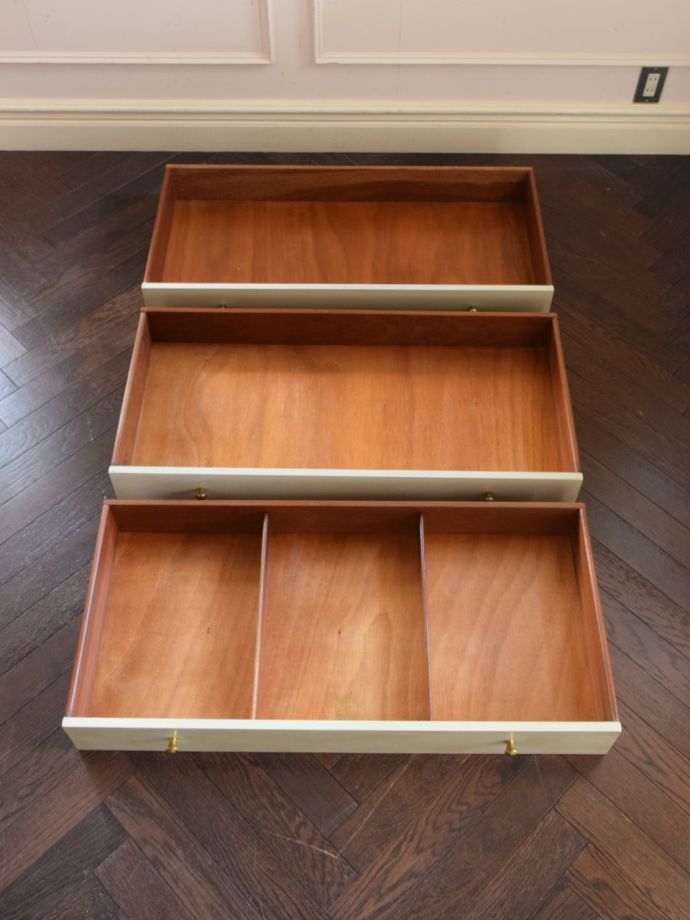 チェストの引き出し