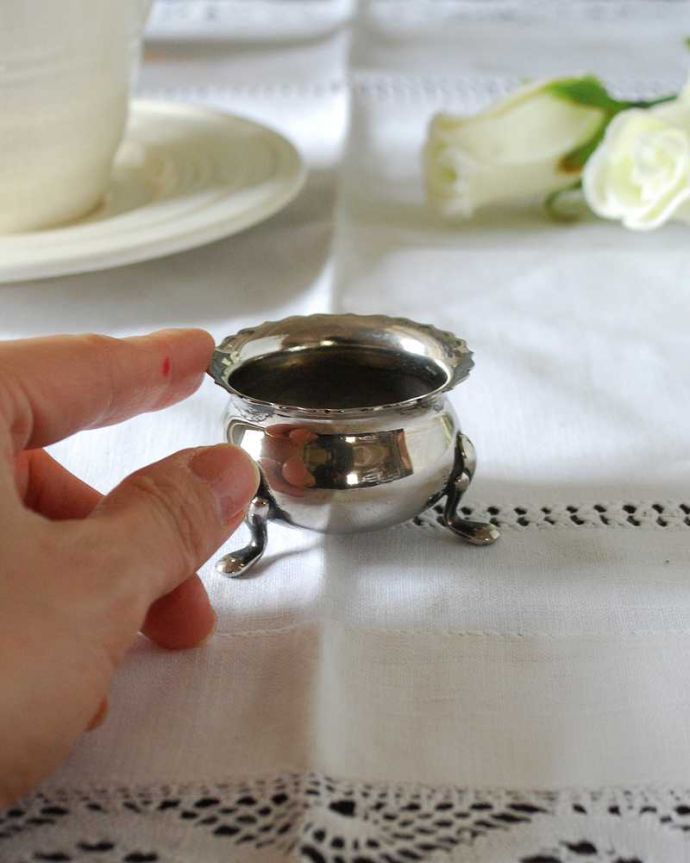 英国の銀食器、アンティークシルバープレートの可愛いスパイス入れ