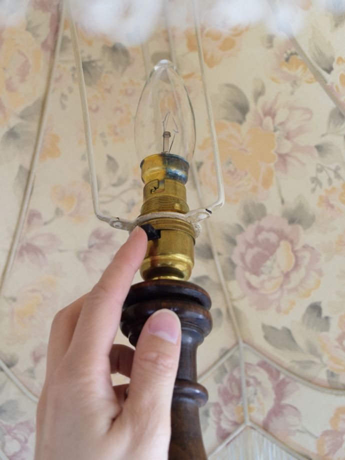 フロアランプのスイッチ