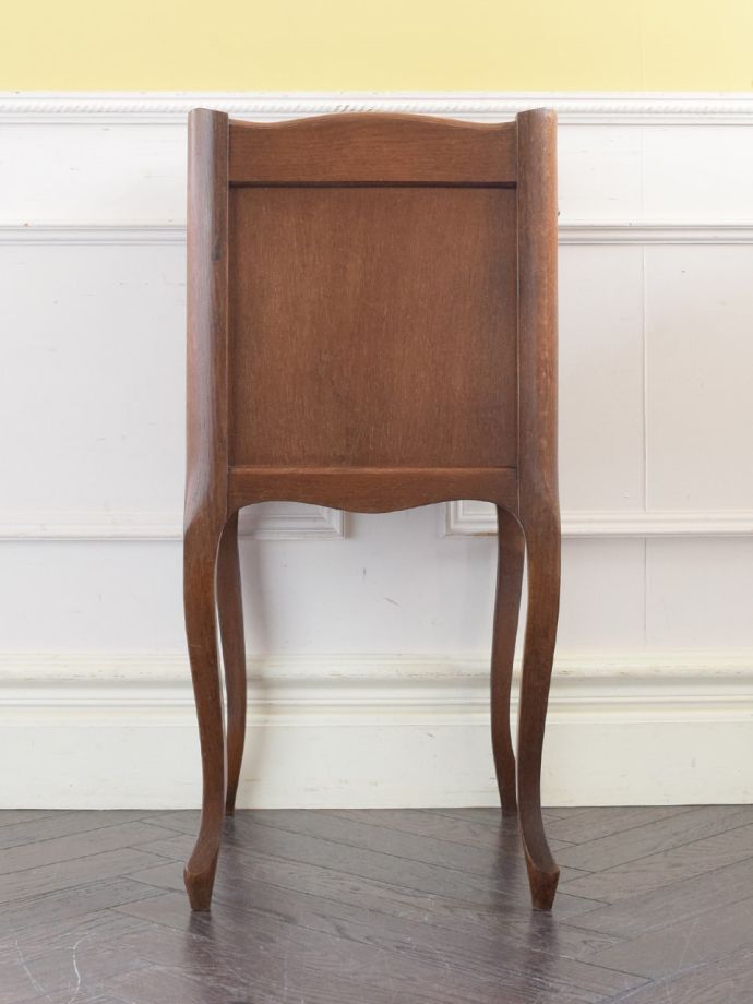 サイドキャビネットの側面