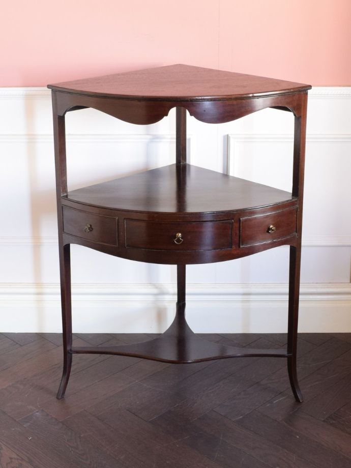 オープンシェルフの棚