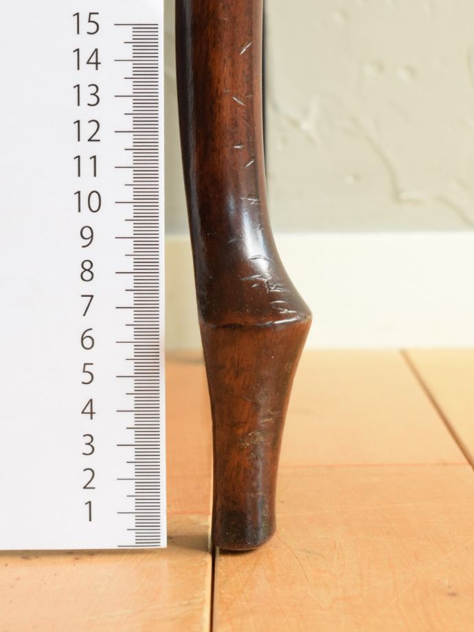 アンティークキャビネットの脚