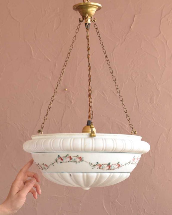 シャンデリア　照明・ライティング　小さなバラのガーランドが描かれたアンティークハンギングボウル(Ｅ26球付き)。。(k-3372-z)