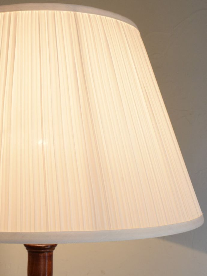 フロアランプのシェード
