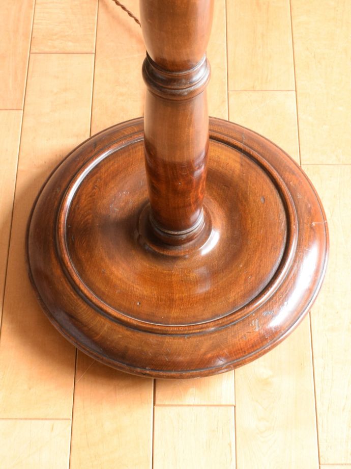 フロアランプの土台