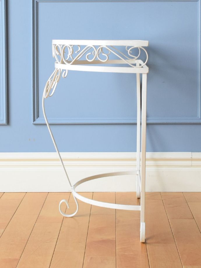 アイアンテーブルの側面