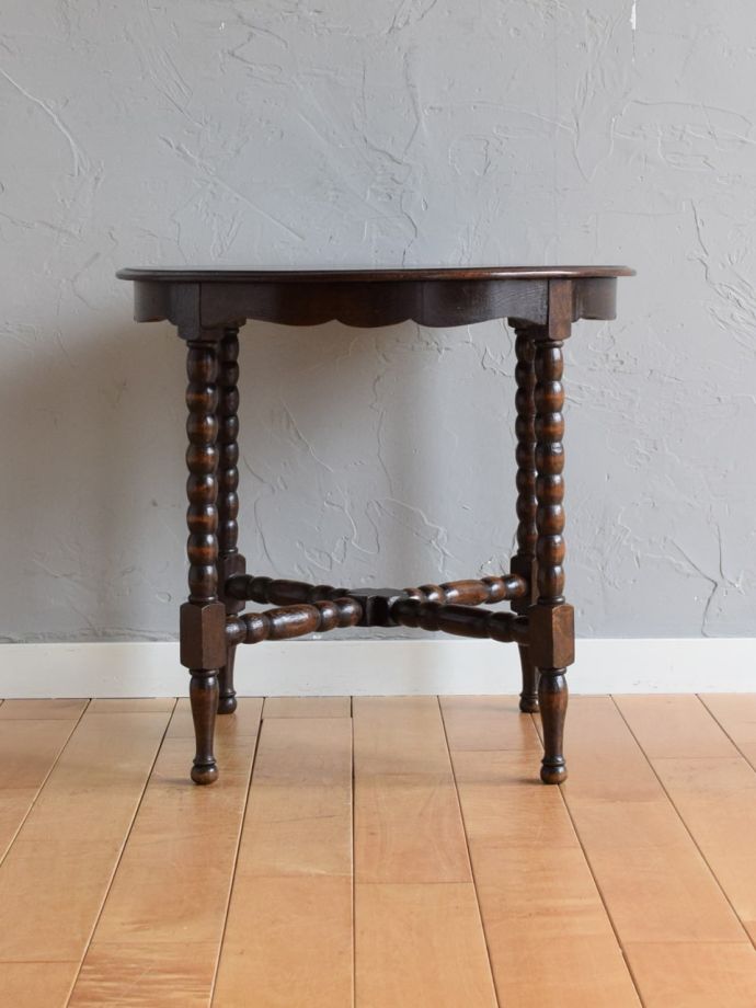 コーヒーテーブルの側面