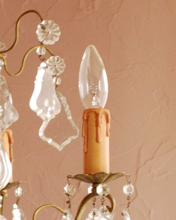 シャンデリア　照明・ライティング　ガラスコラムが付いたフランス輸入のアンティーク シャンデリア(3灯)（Ｅ17シャンデリア球付）。。(k-3376-z)