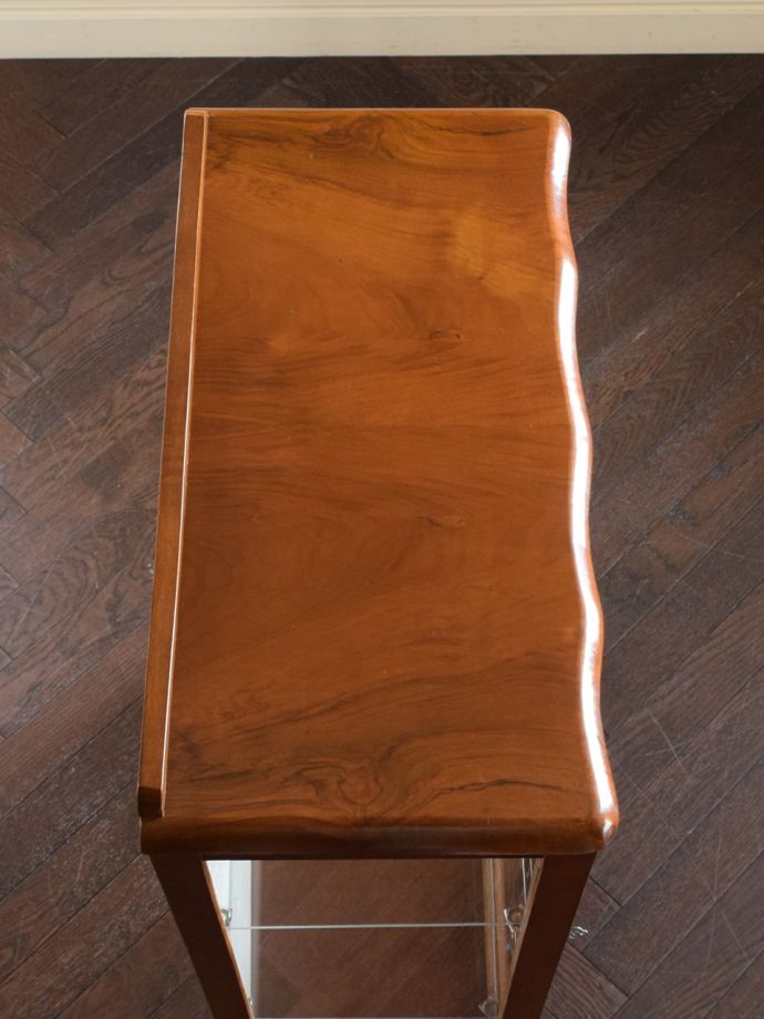 アンティークキャビネットの天板