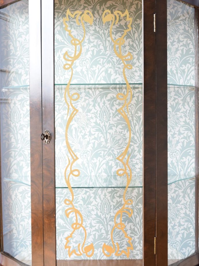 ガラス扉にある装飾