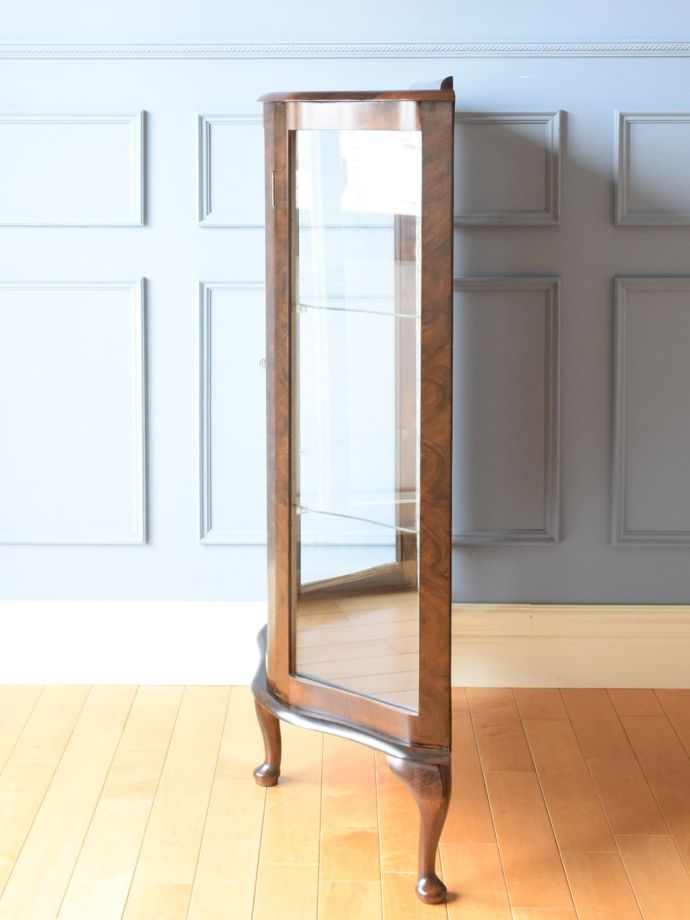 キャビネットの側面