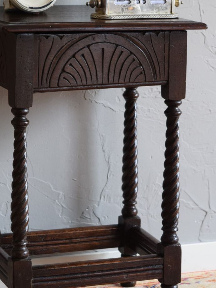 おしゃれなサイドテーブル