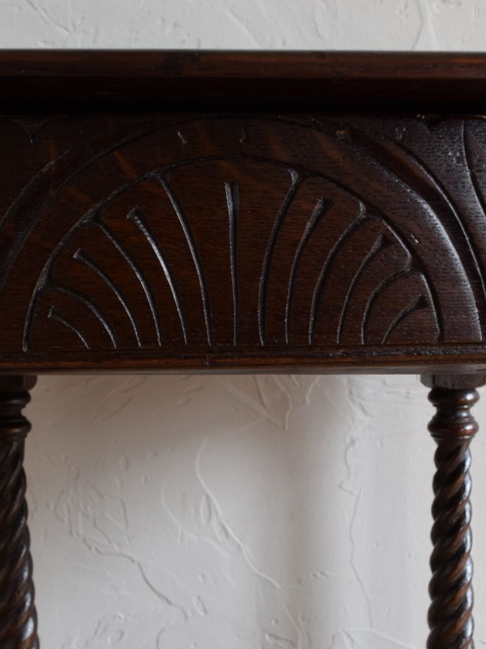 サイドテーブルの装飾